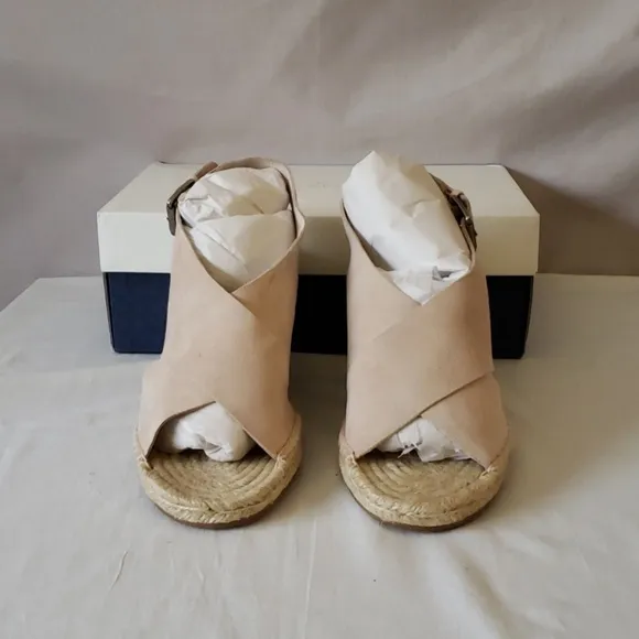 New Caslon Cnsuri-Lea Blush Suede Sandals