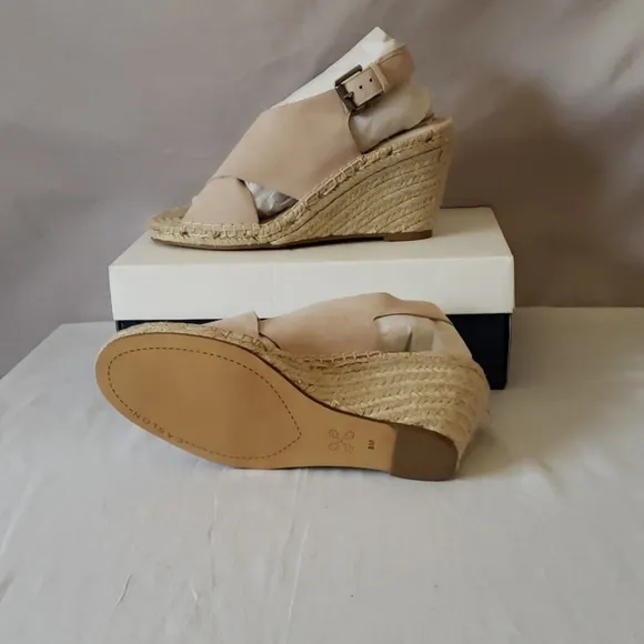 New Caslon Cnsuri-Lea Blush Suede Sandals