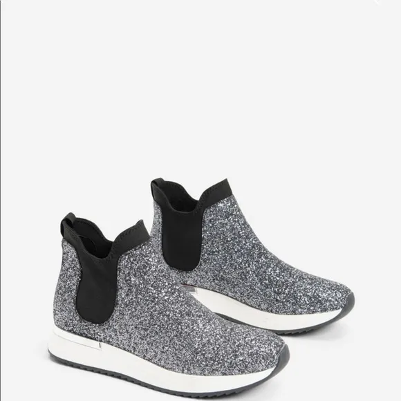 NEW! Chelsea Sparkly Glitter Jogger by Kenneth Cole Sneakers - Size 8