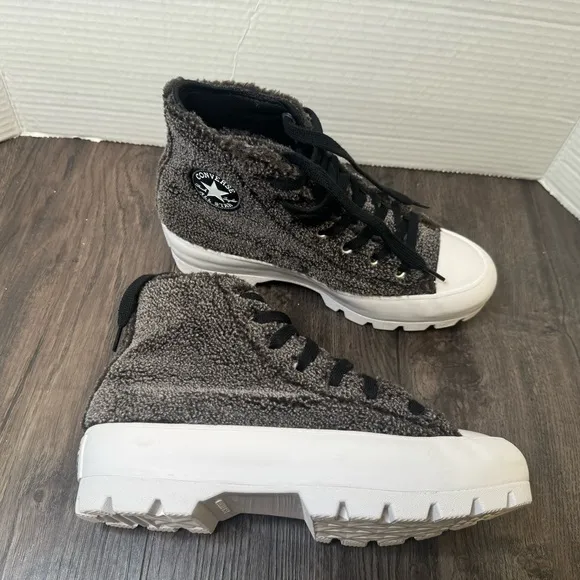 NEW Converse All Star High Top Sherpa Women’s Size US 6 EUR 36,5
