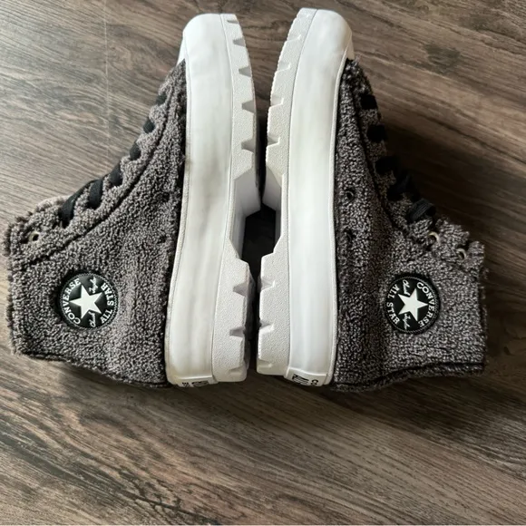NEW Converse All Star High Top Sherpa Women’s Size US 6 EUR 36,5