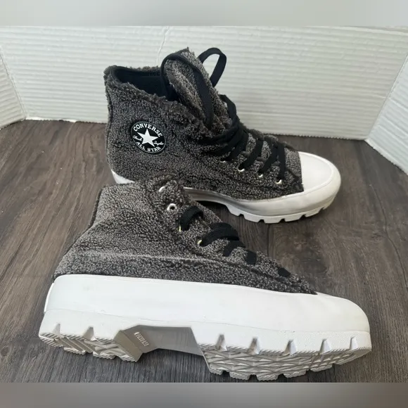 NEW Converse All Star High Top Sherpa Women’s Size US 6 EUR 36,5