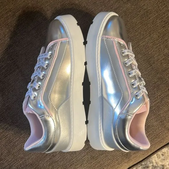 New DKNY Big Girls Brooke Glitter Lace Up Platform Sneaker Size 1 in Silver