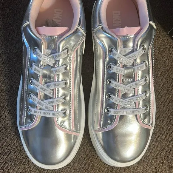 New DKNY Big Girls Brooke Glitter Lace Up Platform Sneaker Size 1 in Silver