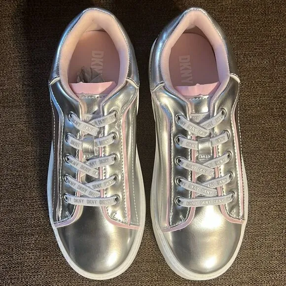 New DKNY Big Girls Brooke Glitter Lace Up Platform Sneaker Size 1 in Silver