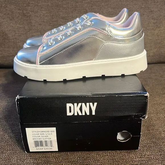 New DKNY Big Girls Brooke Glitter Lace Up Platform Sneaker Size 1 in Silver