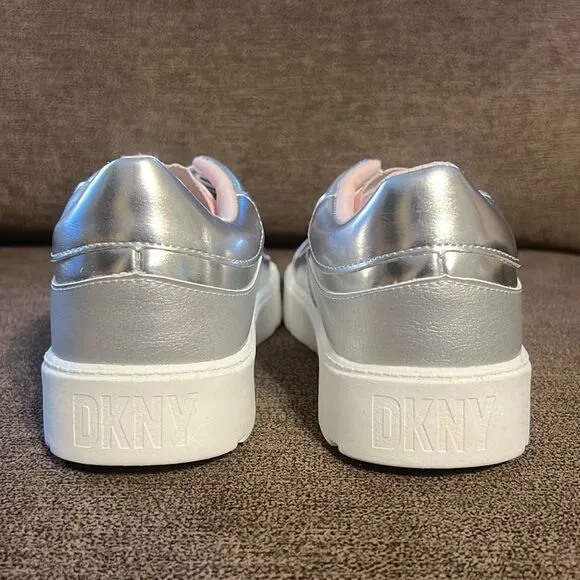 New DKNY Big Girls Brooke Glitter Lace Up Platform Sneaker Size 1 in Silver