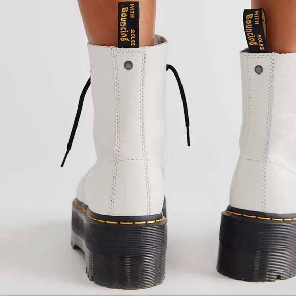 NEW Doc Martens White Pisa Milled Leather 1460 Pascal Max Platform Boots 8.5