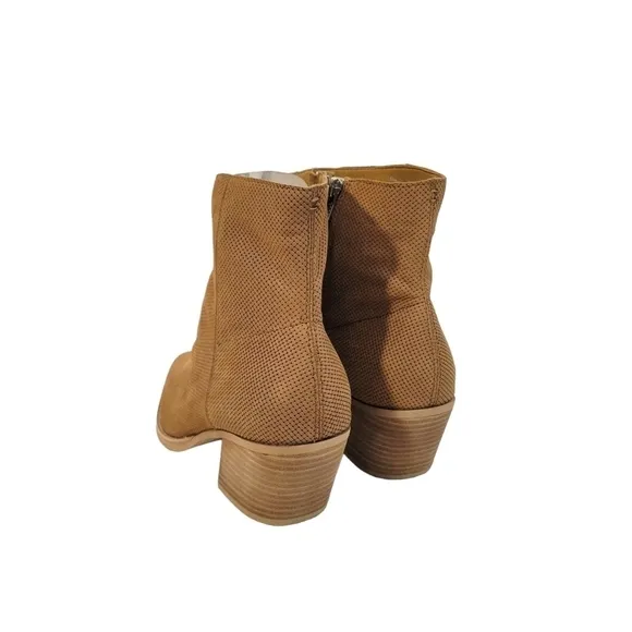 New Dolce Vita Asha Light Brown Perforated Nuback Boots