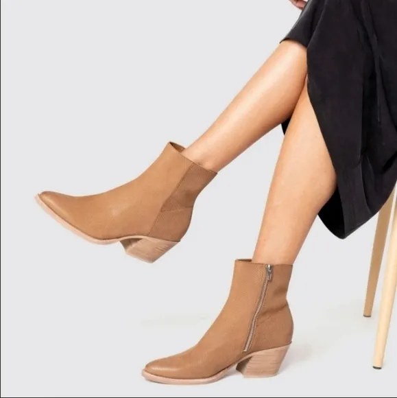 New Dolce Vita Asha Light Brown Perforated Nuback Boots