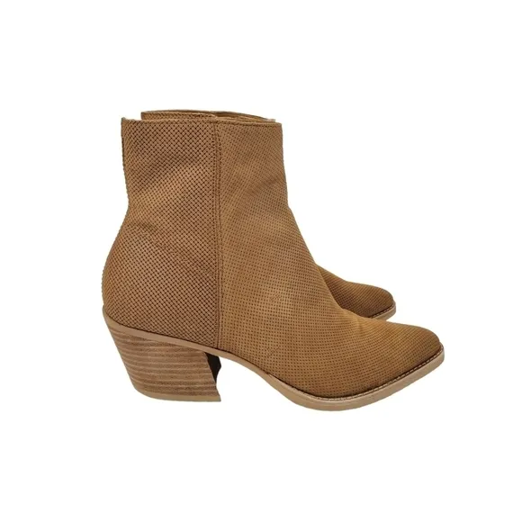 New Dolce Vita Asha Light Brown Perforated Nuback Boots