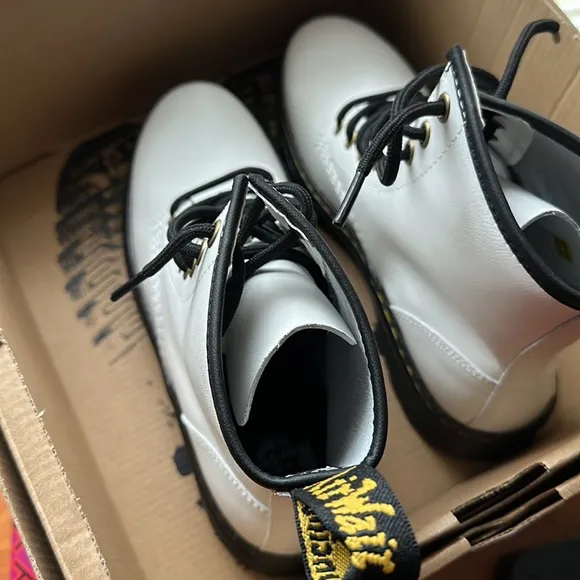 NEW!!! Dr. Martens Zavala Combat Boots
