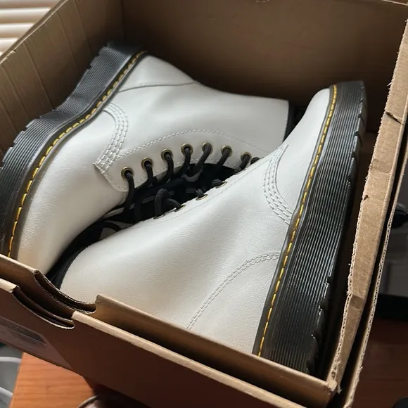NEW!!! Dr. Martens Zavala Combat Boots