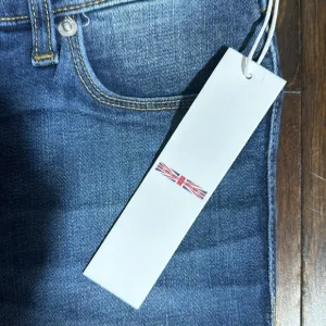 New HUDSON brand crop Krista super skinny size 26