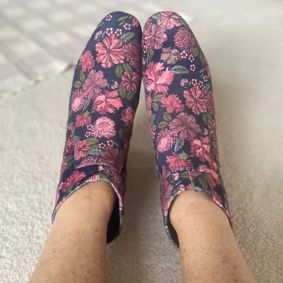NEW in Box! CUTEST BOOTS ON THE PLANET! SZ 10 Indigo Sky by LOFT! 🥾🥾🥾🥾🥾🥾