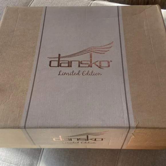 New In Box Dansko Odele Black Tumbled Calf
