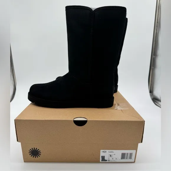 New‎ in Box Ugg Michelle Boots in Black Size 5