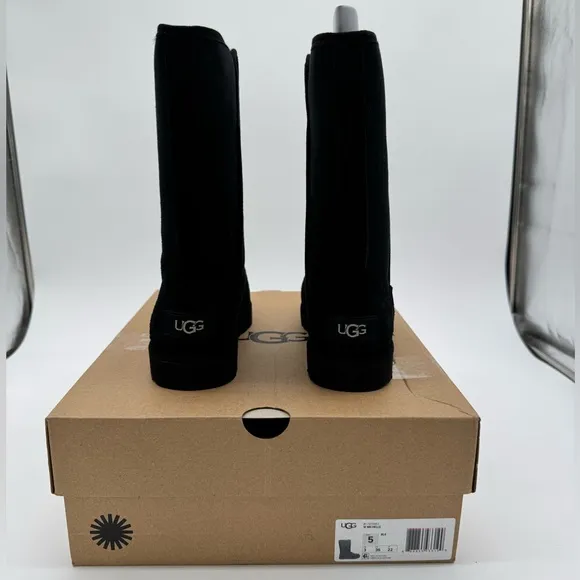 New‎ in Box Ugg Michelle Boots in Black Size 5