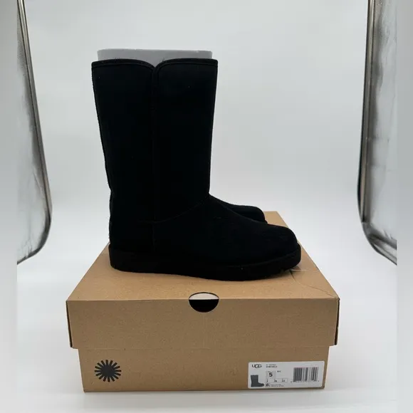 New‎ in Box Ugg Michelle Boots in Black Size 5