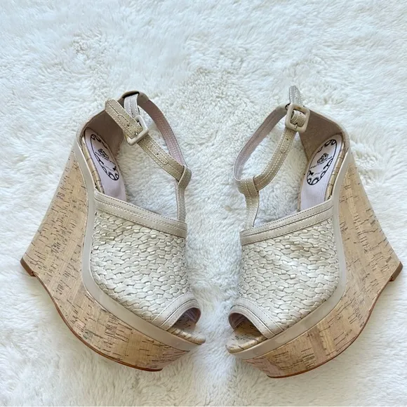 NEW!!! Italian brand platform shoes size 39 EU Retail 350$
