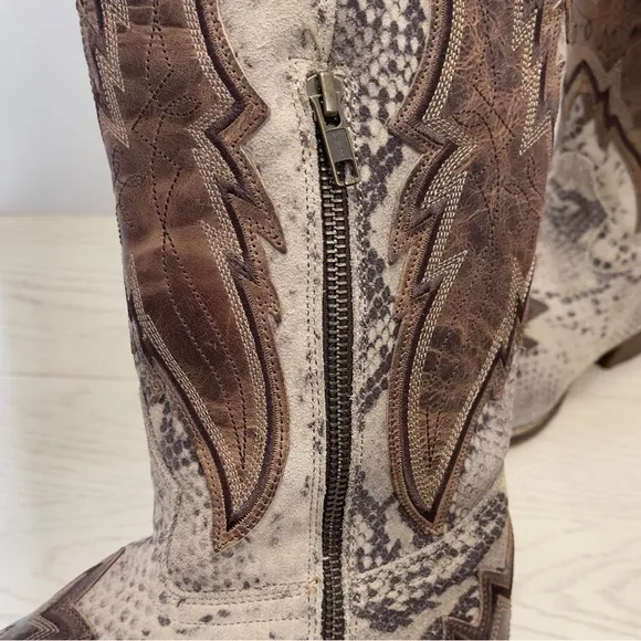 New Laredo Ladies Shawnee Reptile Tan Western Boots 52461 Size 7.5