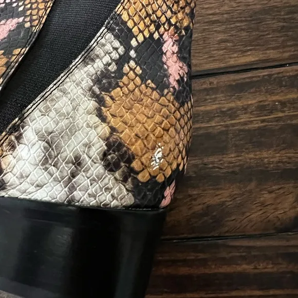 New Marc Fisher snake skin ankle boots size 5 colors black, tan, cream, and Pink