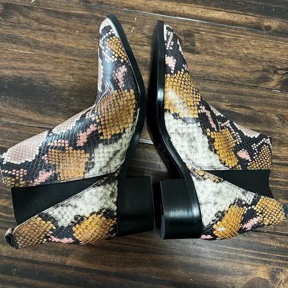 New Marc Fisher snake skin ankle boots size 5 colors black, tan, cream, and Pink