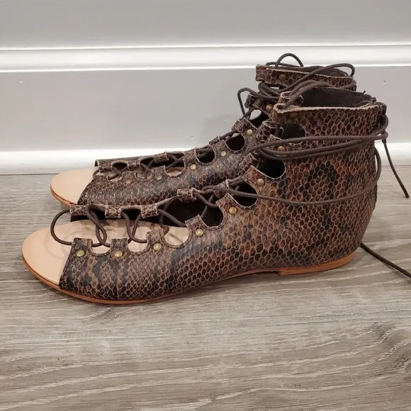 NEW Matisse Farrel Sandals Brown Snake Print