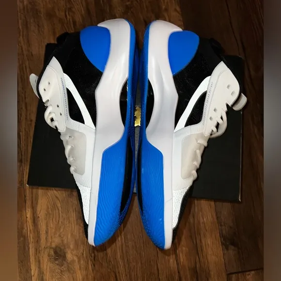 NEW Men’s Size 11 Nike Jordan Zoom Separate Shoes. White/Photo Blue/Black.