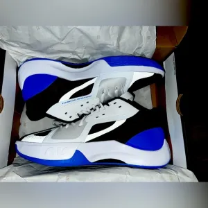 NEW Men’s Size 11 Nike Jordan Zoom Separate Shoes. White/Photo Blue/Black.