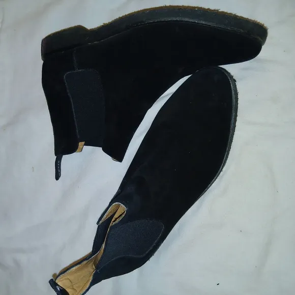 New republic Black Chukka Boots with Cozy Design