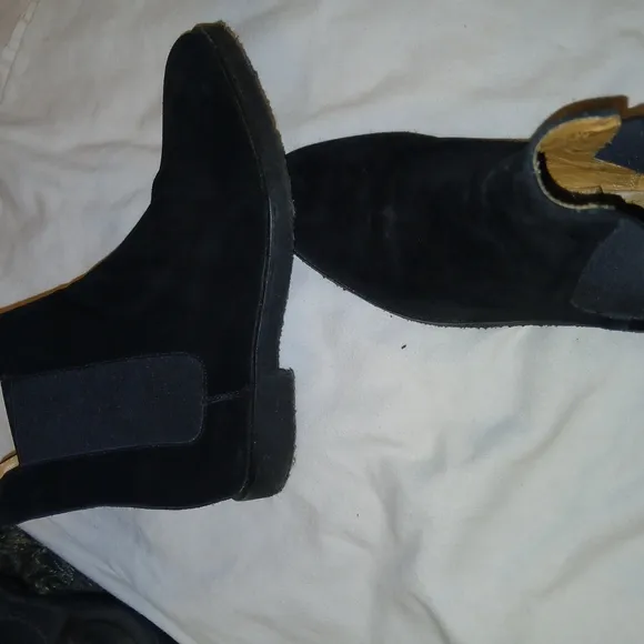 New republic Black Chukka Boots with Cozy Design