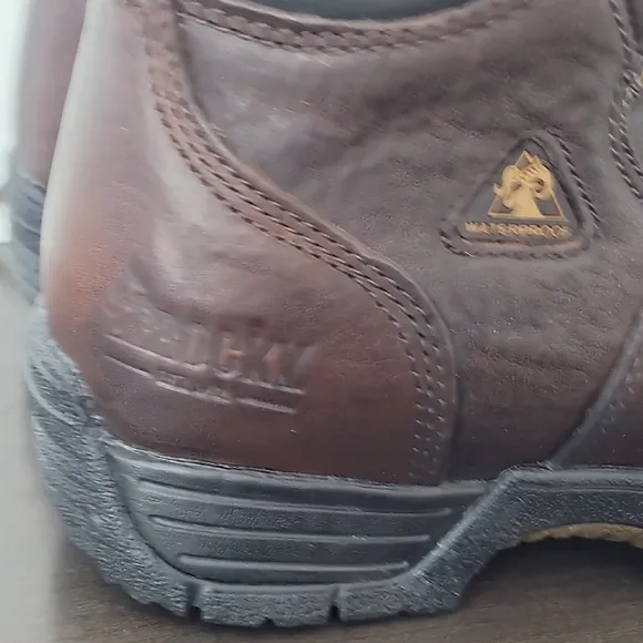 NEW ROCKY Men's Size 9.5 MobiLite Steel Toe Waterproof Work Boots