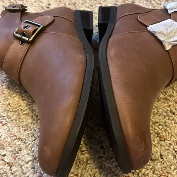 NEW Vionic Brown Logan Ankle Boot Size 6