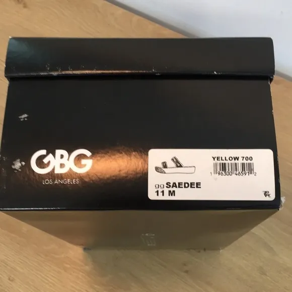 New WB Woman’s GBG Sadee Sandals