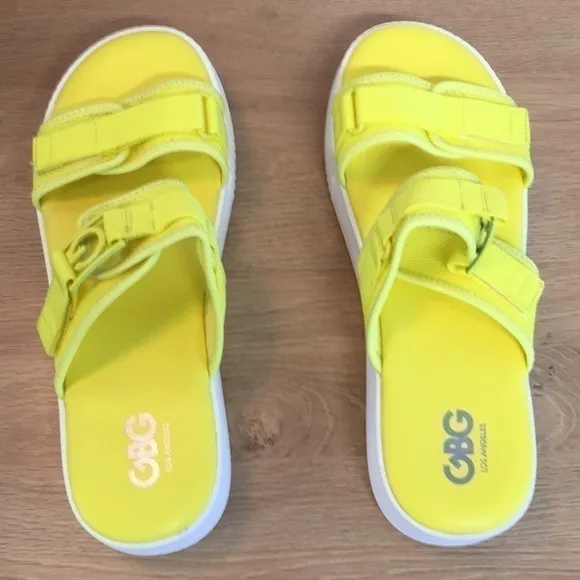 New WB Woman’s GBG Sadee Sandals