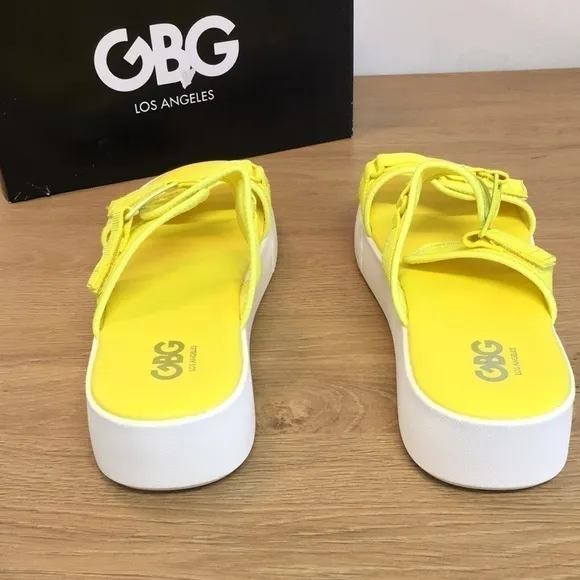 New WB Woman’s GBG Sadee Sandals