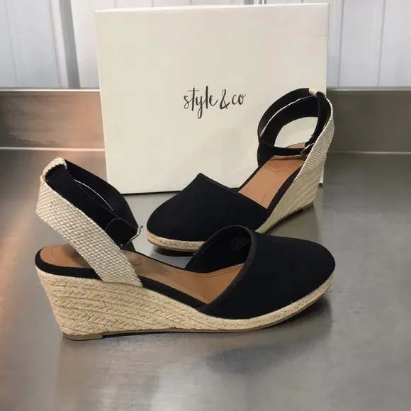 New WB Woman’s Style &amp; Co Heeled Sandals