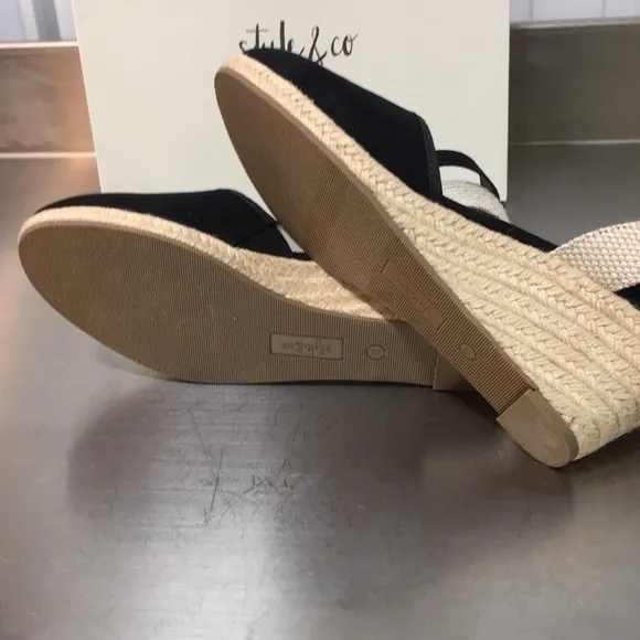 New WB Woman’s Style &amp; Co Heeled Sandals