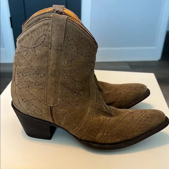 NEW with tags Old Gringo Tan Ankle Boots