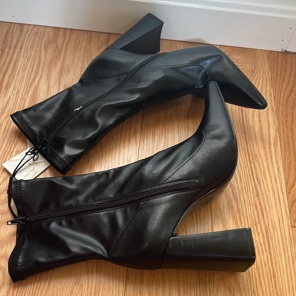 New! Zara Black Women's Sz 8, black Ankle side zipper Boots.