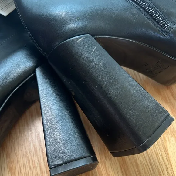 New! Zara Black Women's Sz 8, black Ankle side zipper Boots.