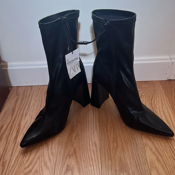 New! Zara Black Women's Sz 8, black Ankle side zipper Boots.
