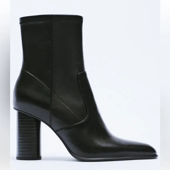 New! Zara SZ 6, black leather heeled zippered ankle boots.