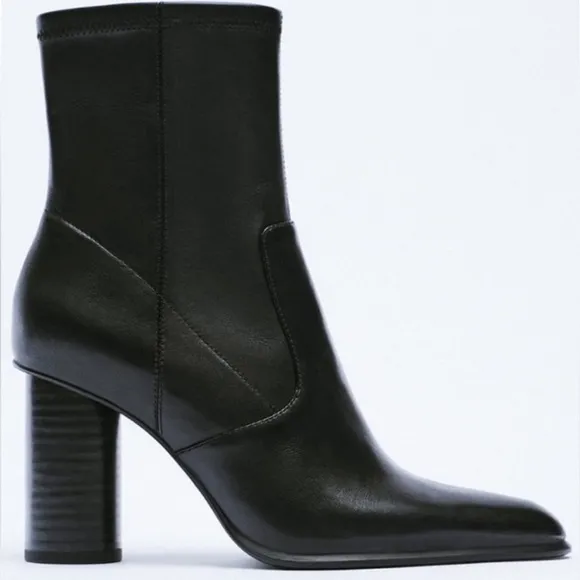 New! Zara SZ 6, black leather heeled zippered ankle boots.