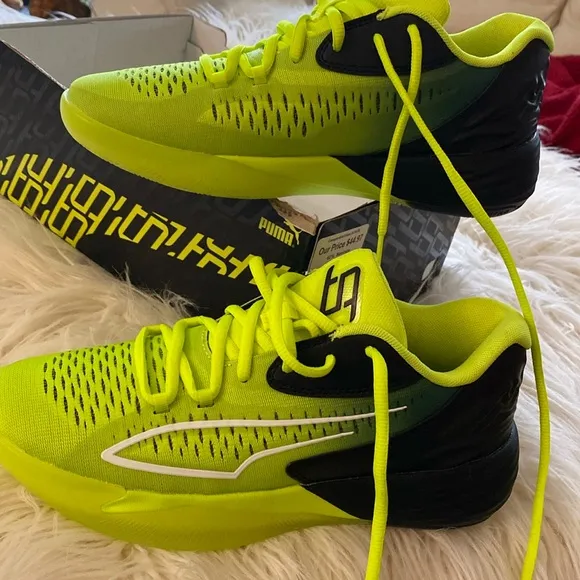 NEW...PUMA women athletic shoes