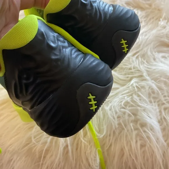 NEW...PUMA women athletic shoes