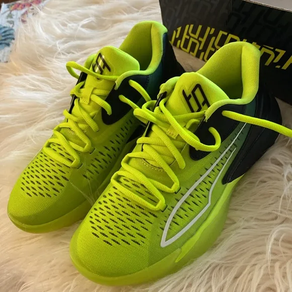NEW...PUMA women athletic shoes