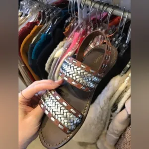NIB $495 Maje sandals