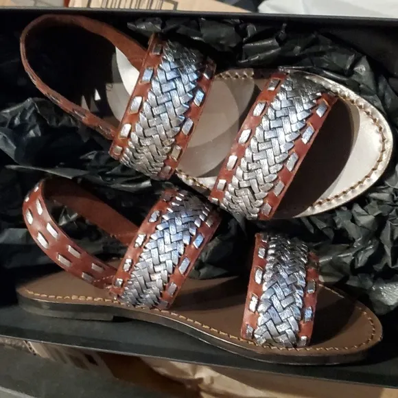 NIB $495 Maje sandals